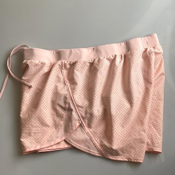 UNDER ARMOUR HEATGEAR LOOSE SHORTS EUC - Picture 2 of 13